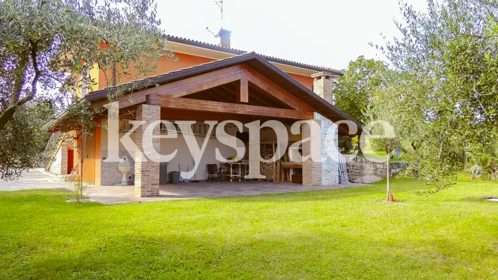 Casa Villa Montecchio Maggiore, Singola – Zona Bernuffi – Agenzia immobiliare a Vicenza e provincia | Keyspace