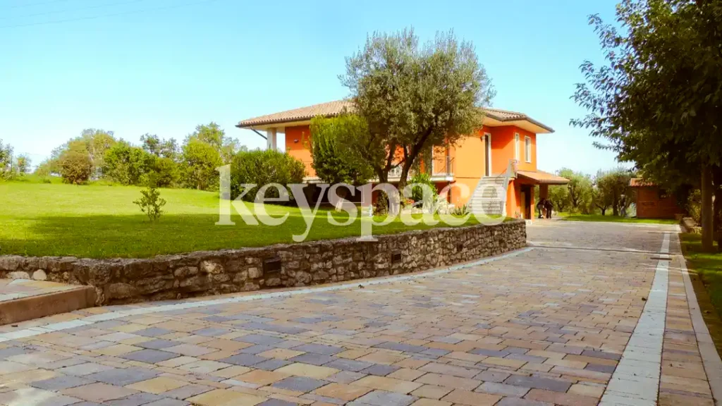Casa Villa Montecchio Maggiore, Singola – Zona Bernuffi – Agenzia immobiliare a Vicenza e provincia | Keyspace