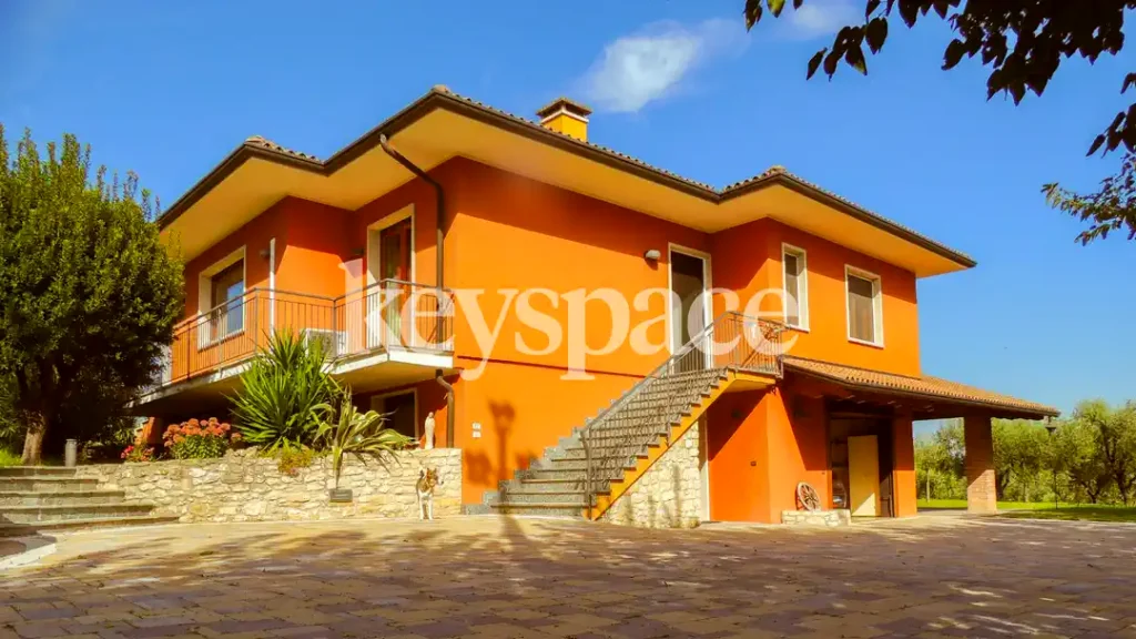 Casa Villa Montecchio Maggiore, Singola – Zona Bernuffi – Agenzia immobiliare a Vicenza e provincia | Keyspace