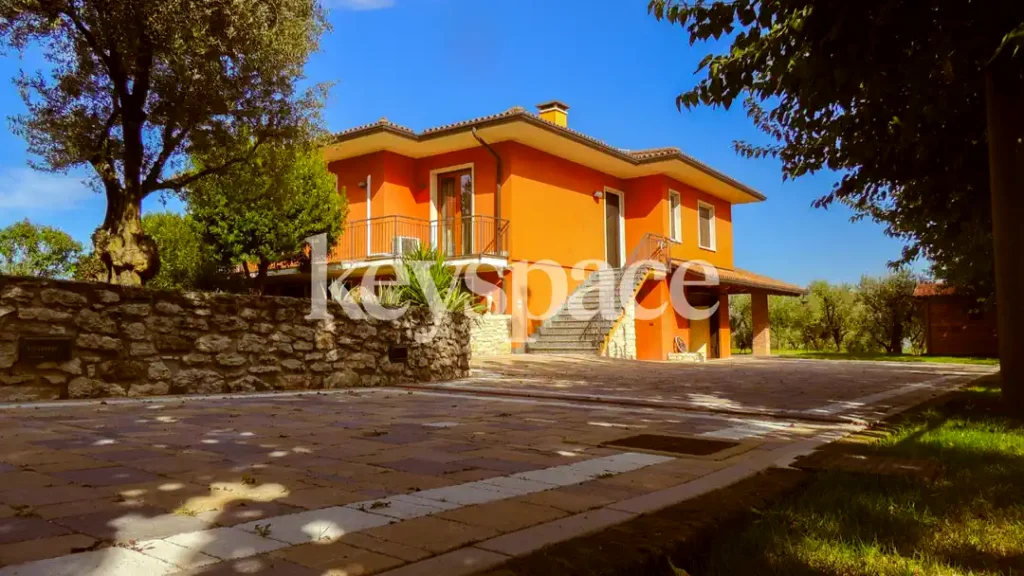 Casa Villa Montecchio Maggiore, Singola – Zona Bernuffi – Agenzia immobiliare a Vicenza e provincia | Keyspace